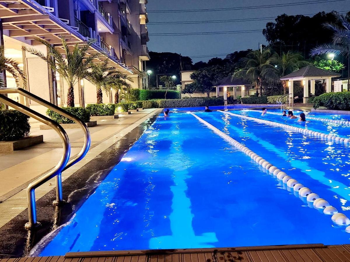 Casa Antonio At Fairway Terraces Family Penthouse 2Br Wi-Fi Nr Golf, Airport, Fort Bgc Manila Eksteriør billede