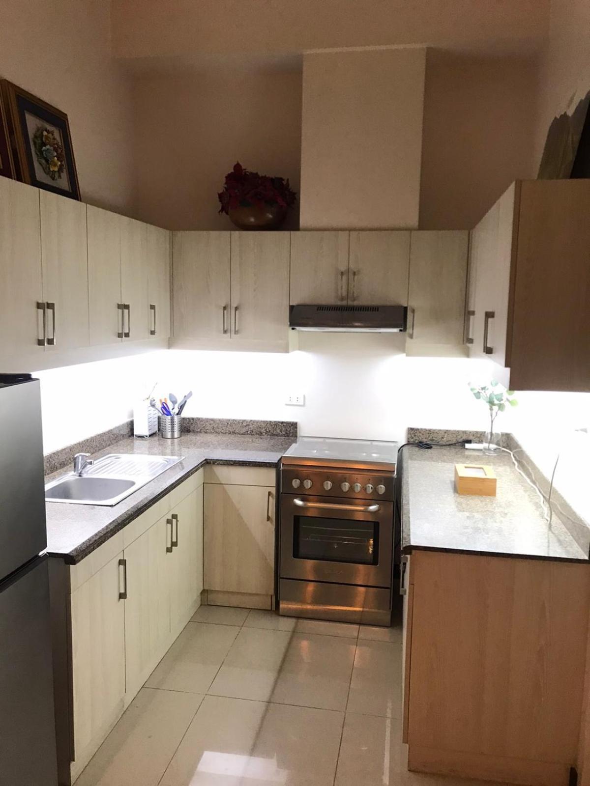Casa Antonio At Fairway Terraces Family Penthouse 2Br Wi-Fi Nr Golf, Airport, Fort Bgc Manila Eksteriør billede