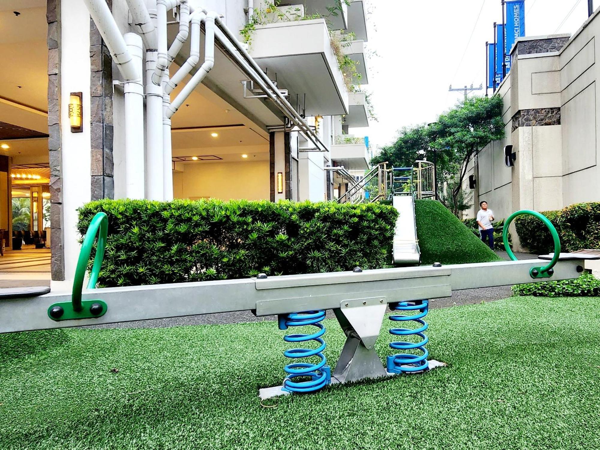 Casa Antonio At Fairway Terraces Family Penthouse 2Br Wi-Fi Nr Golf, Airport, Fort Bgc Manila Eksteriør billede